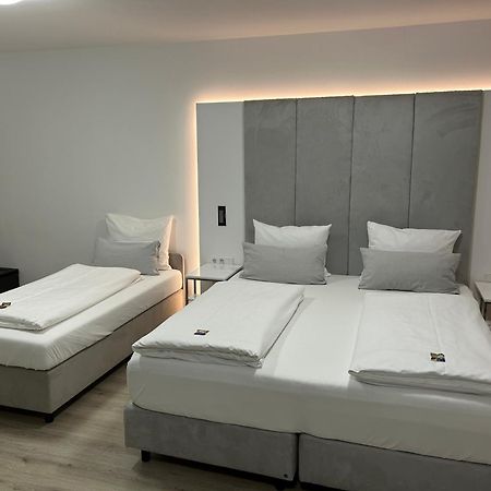 Zzzpace Smart-Hotel Bielefeld Zentrum Zimmer foto